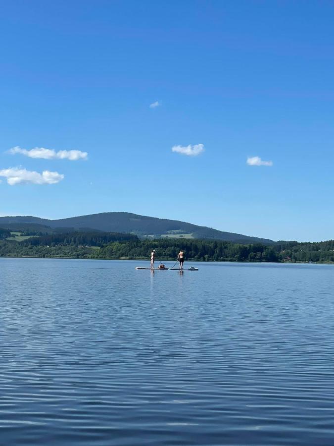 Villa Hobiti Chatka Lipno à Černá v Pošumaví Extérieur photo